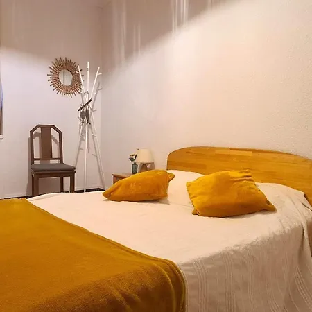Apartment T2 Charme Et Balcon, Centre De - Fr-1-309-285 *